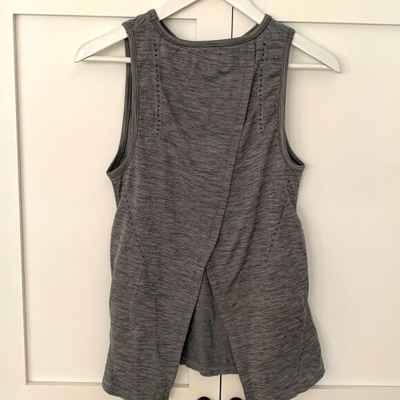 Athleta Foothill Seamless Tank – Gray Racerback with Back Slit, Size XS - Picture 4 of 9